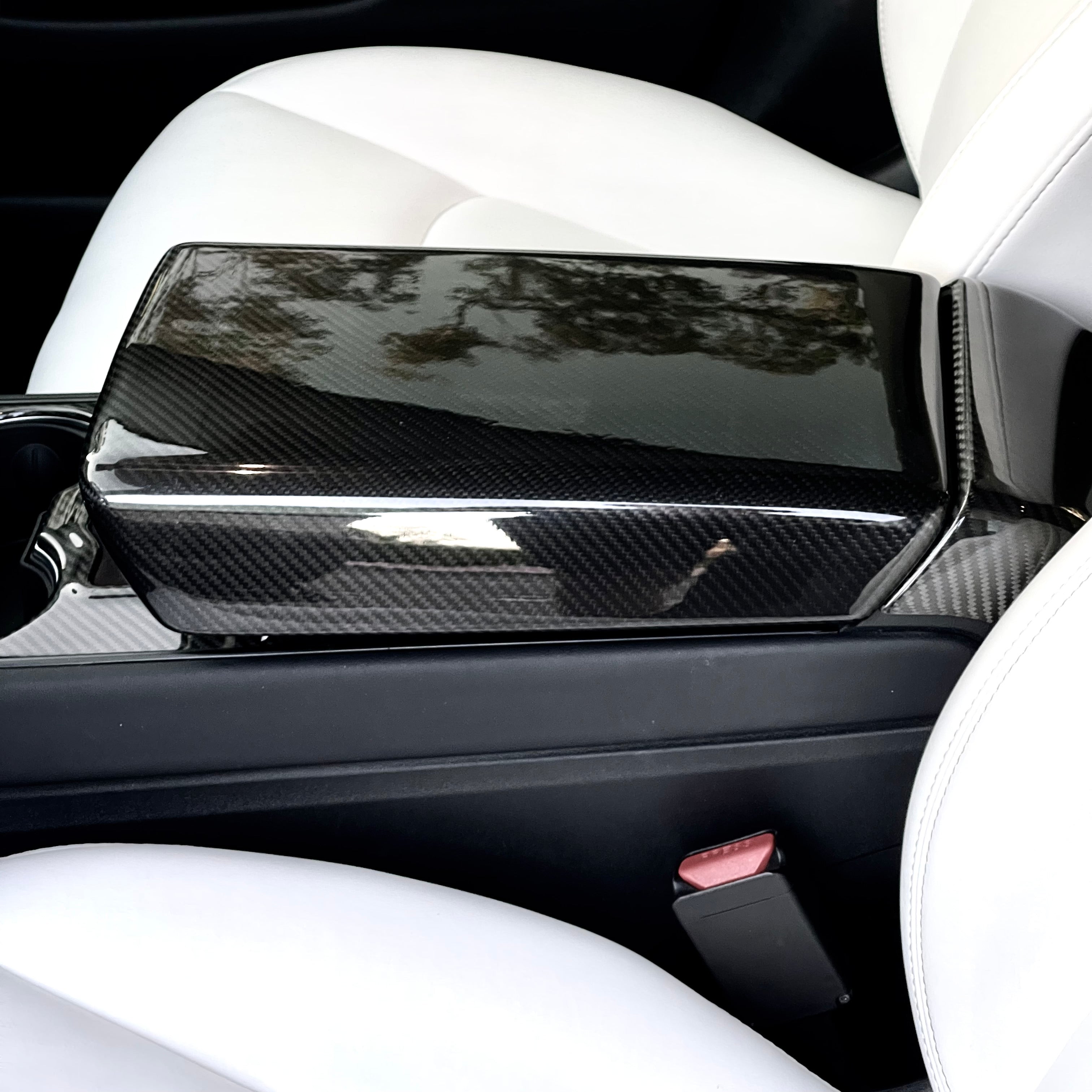 model-3-y-armrest-cover-carbon-fiber-interior-mods-833941-3 TESERY Model Y / 3 Armrest Cover - Dry Carbon Fiber Interior Mods - Image 1