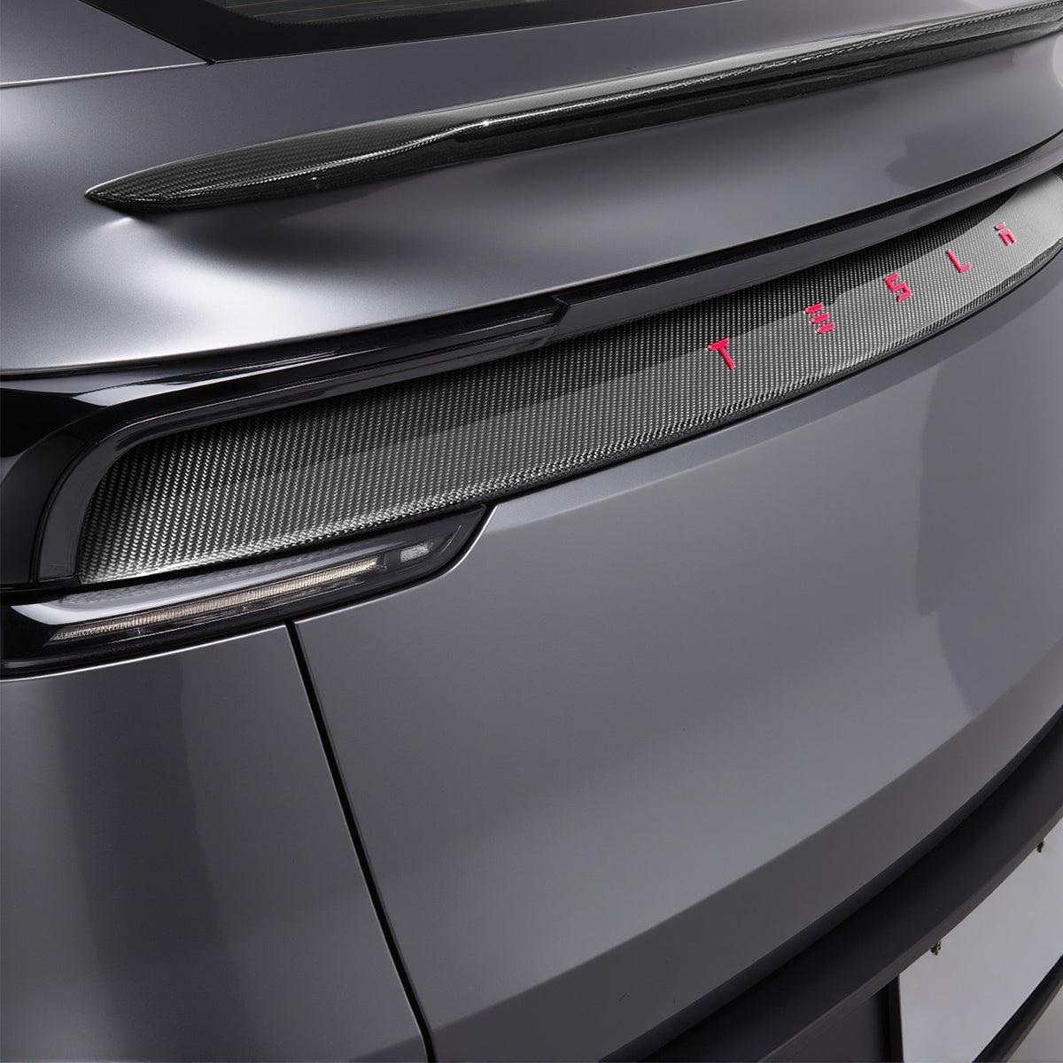 trunk-tailgate-applique-for-tesla-model-y-juniper-real-dry-molded-carbon-fiber-6446842 Trunk Tailgate Applique for Tesla Model Y Juniper - Real Dry Molded Carbon Fiber - Image 1